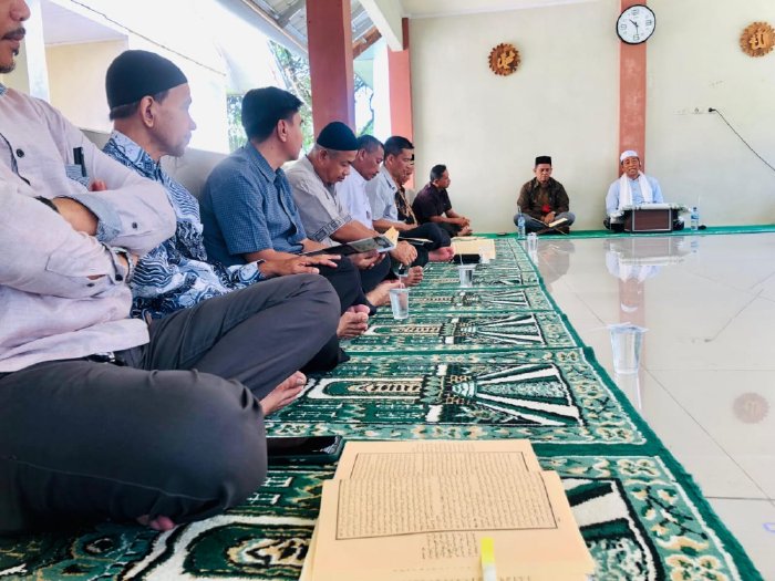 Majelis taklim untuk mendalami ilmu agama agar hidup lebih terarah dan dekat dengan sang Pencipta.